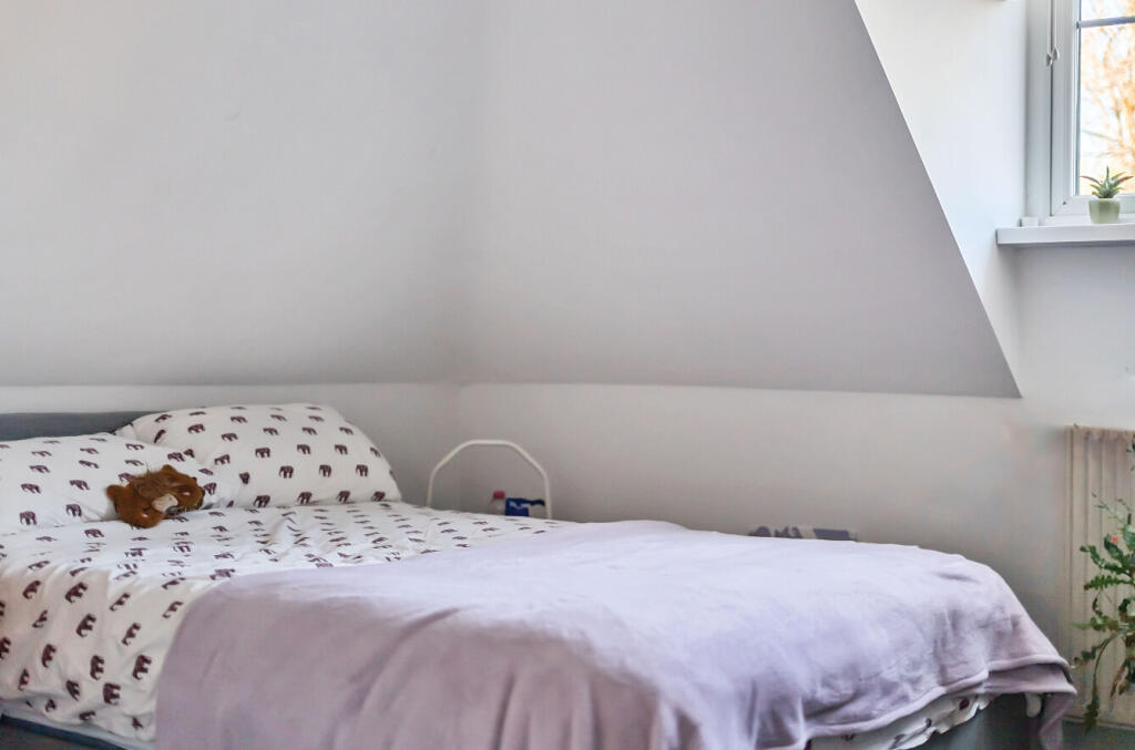 67f7bc9a72d12-126...