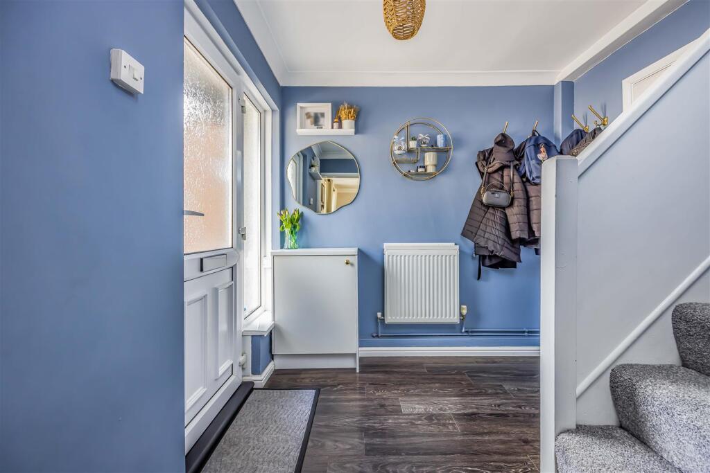 33 Billy Lawn Avenue, Havant-Small-PorticoMarketin