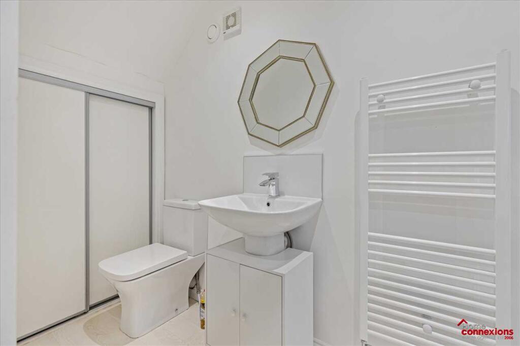 En-Suite (2)