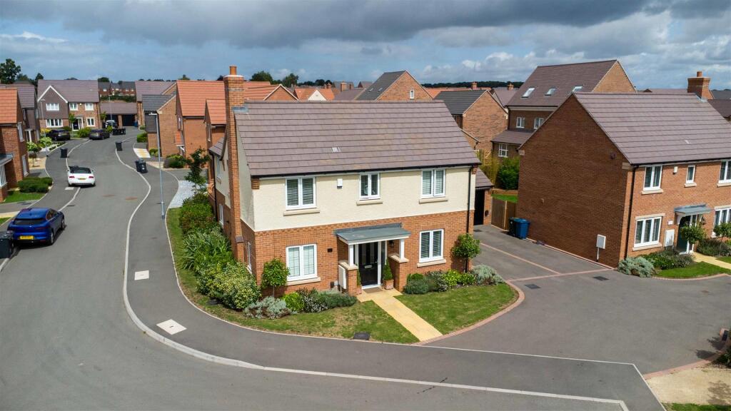 6 nowell drive drone-low-2.jpg