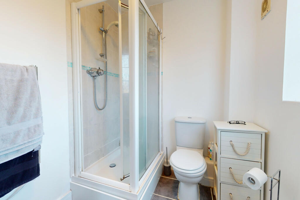 EN SUITE