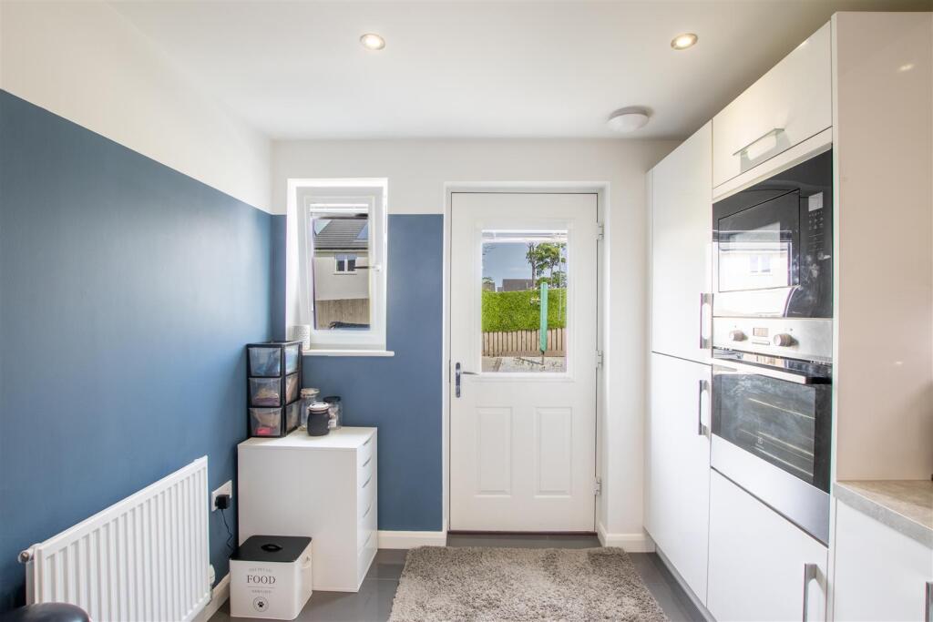 kitchen-1.jpg