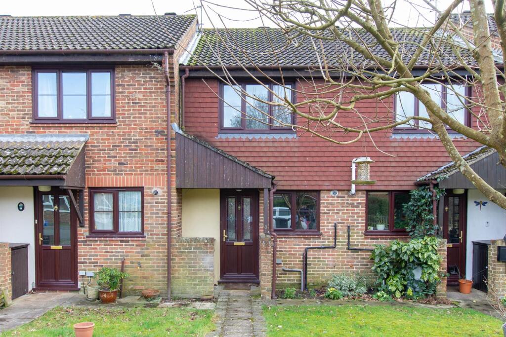 8 Lime Tree Grove - Front.jpg