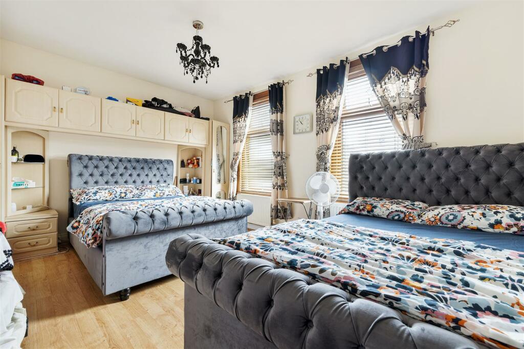 Dames Road E7