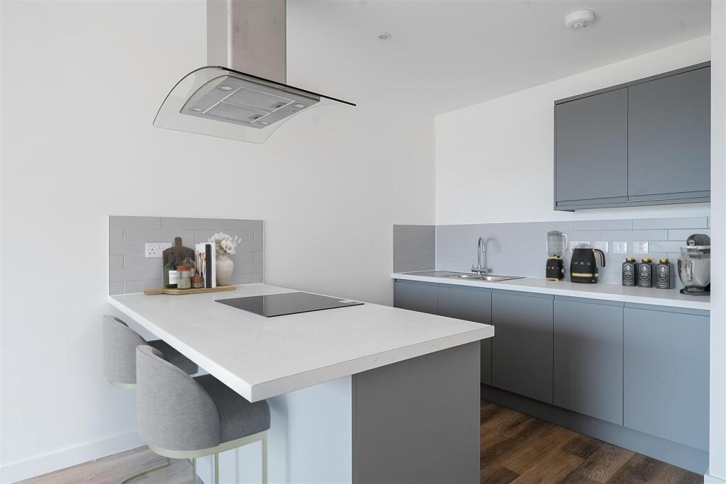 Contemporary Fitted Kitchen