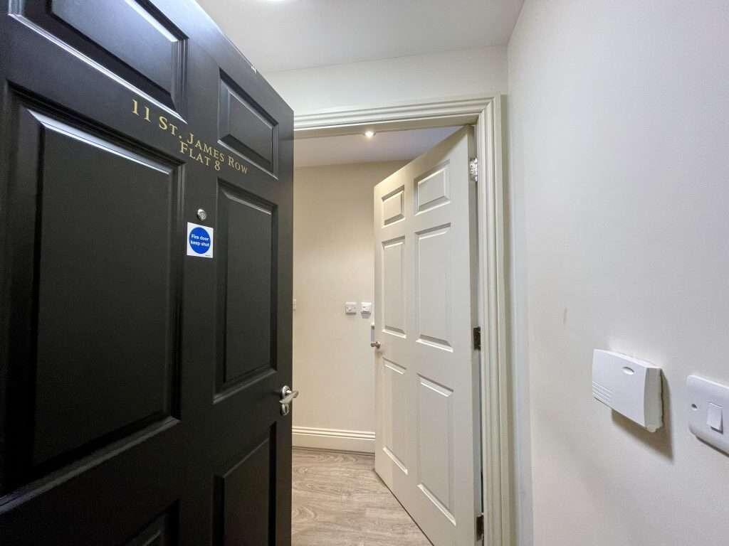 Flat_8_St_James_Row