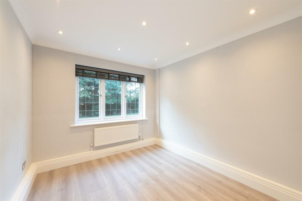 Gills Hill Lane 20.jpg