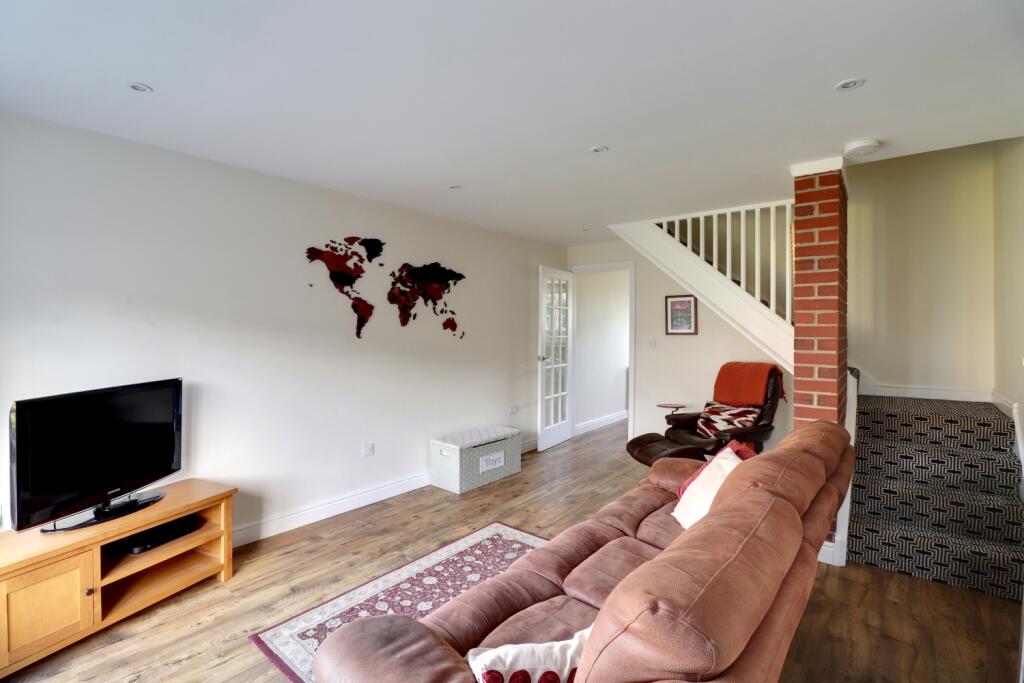 Spacious living room