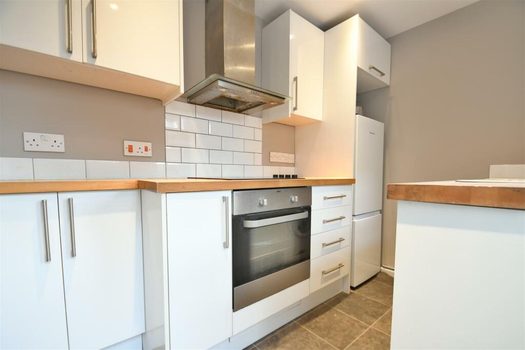 Kitchen 1.JPG