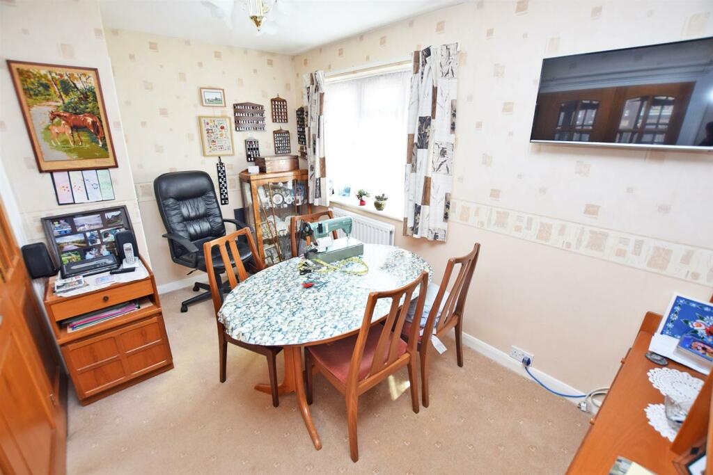 Dining Room / Bedroom 2