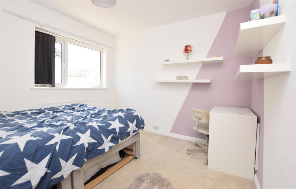 Bedroom 2.JPG
