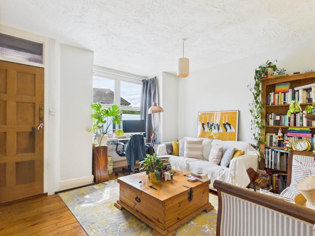 CAM01354G0-PR0569-STILL017