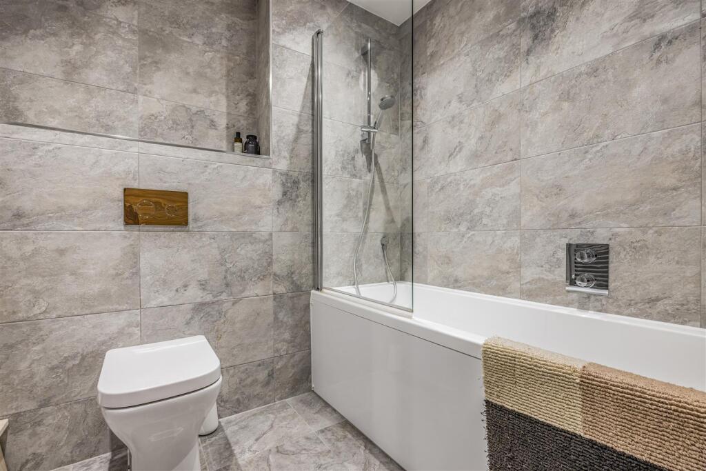 2 Cambridge Mews, Serpentine Road, Southsea-Portic