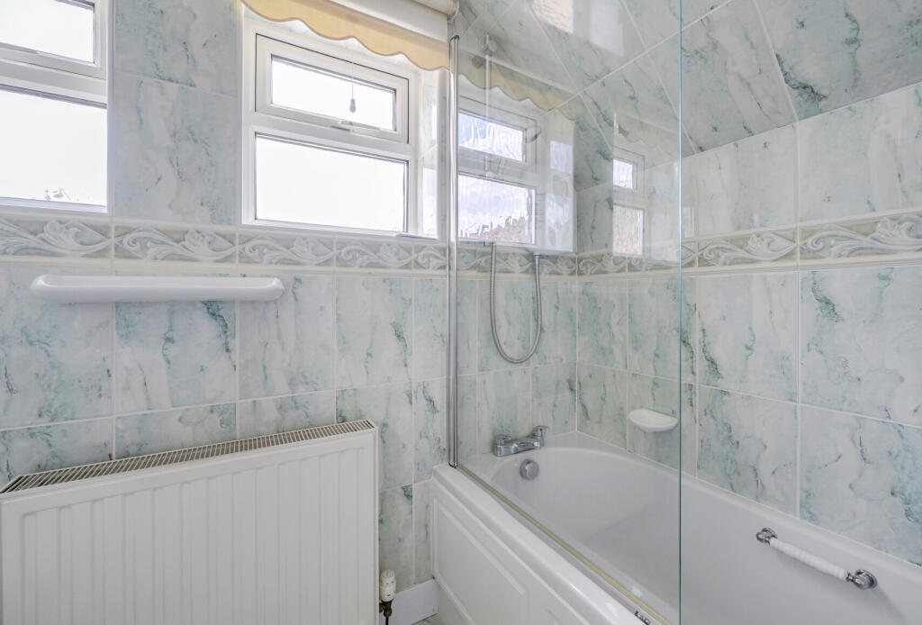 1298512-15-683d81...