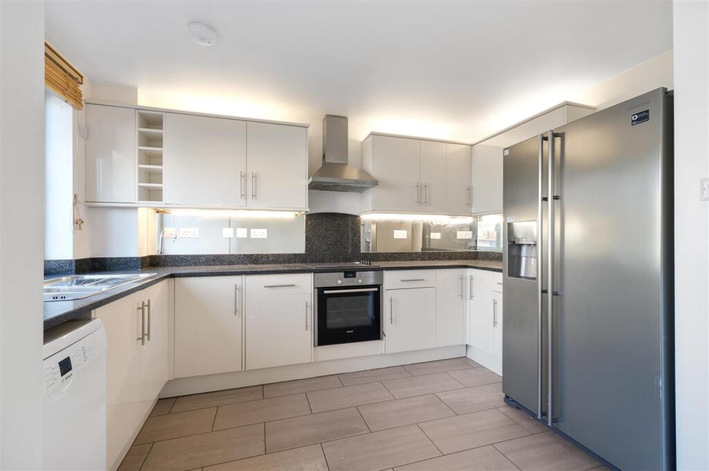 Flat 3, High Range,4.jpg