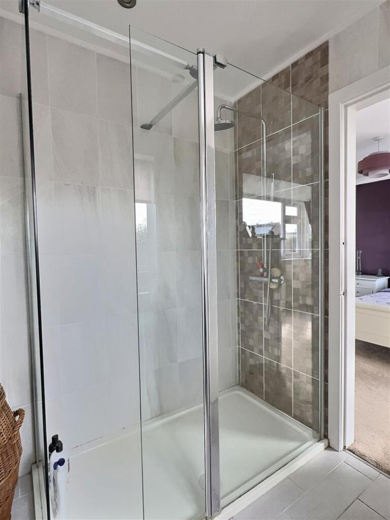 En Suite Bathroom