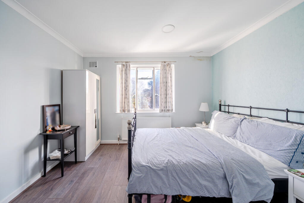 1384020-17-692588...