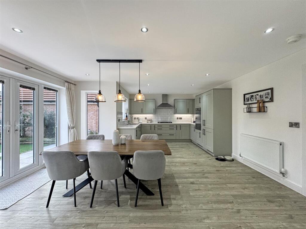 Dining Kitchen