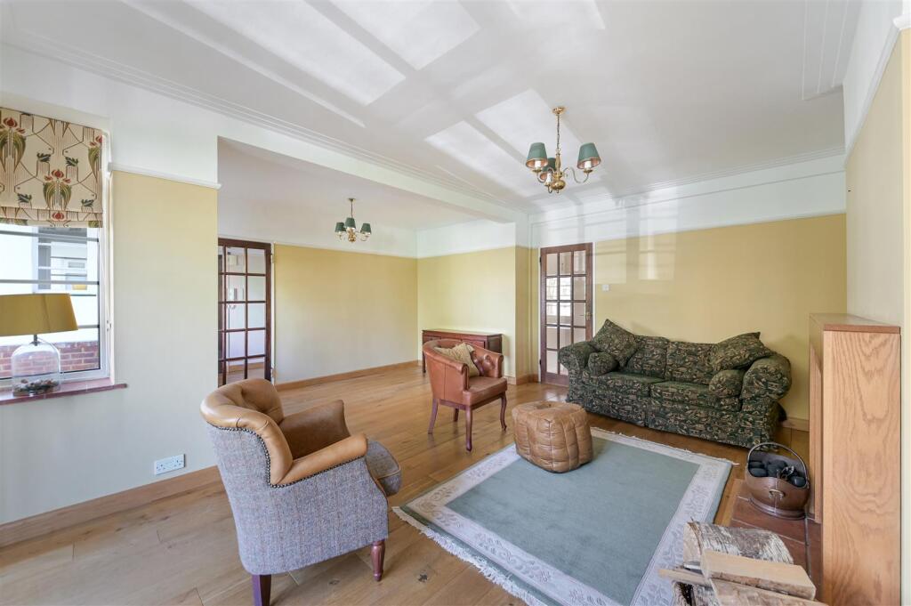 THE CHILTERNS,2-20.jpg