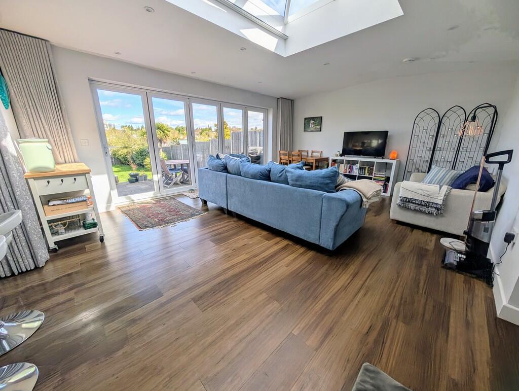 PXL_20250416_0929...