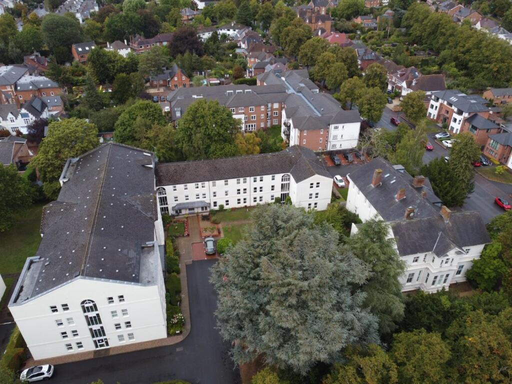 7 Oakfield House CV32-4.jpg