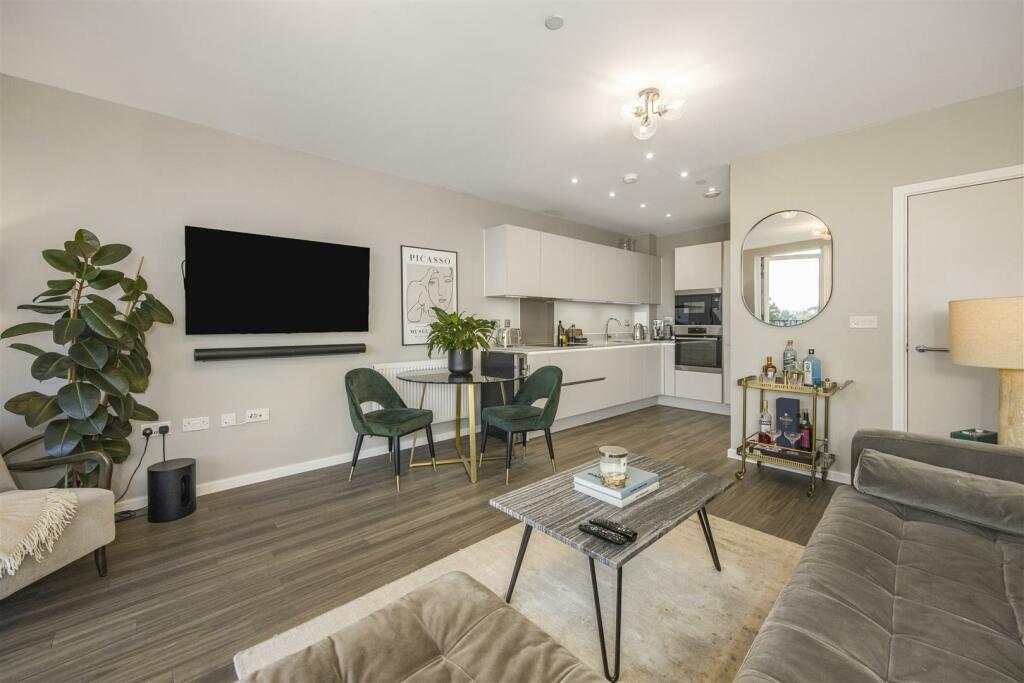 8)  Braithwaite House, Troubridge square -011.JPG