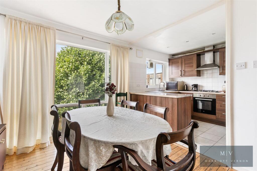Leyburn Gardens 46 MV-4.jpg