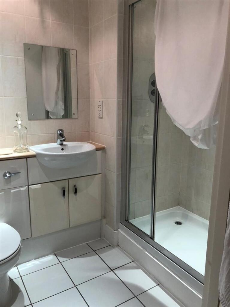 ENSUITE.jpg