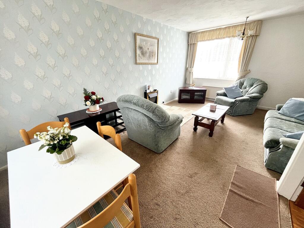 Sunshine Lounge Dining Room