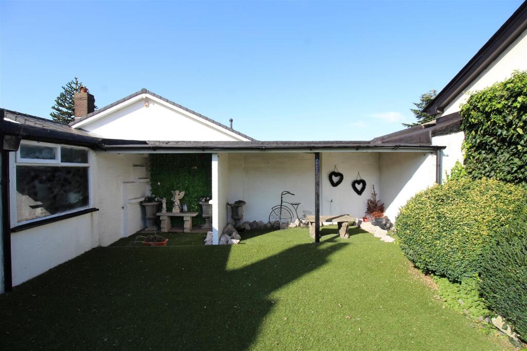 Leach Lane, 102 - External 2.JPG