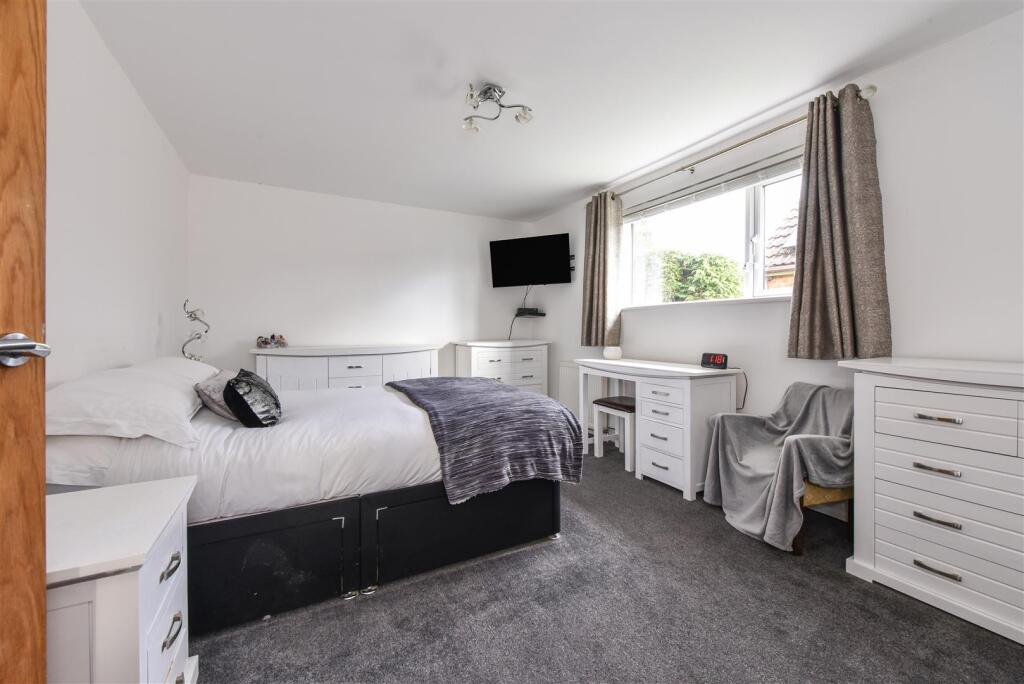 Master Bedroom.jpg