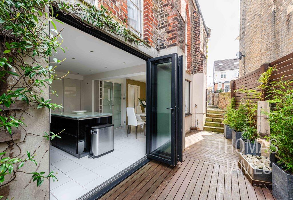 Vicars Moor Lane, low maintenance garden