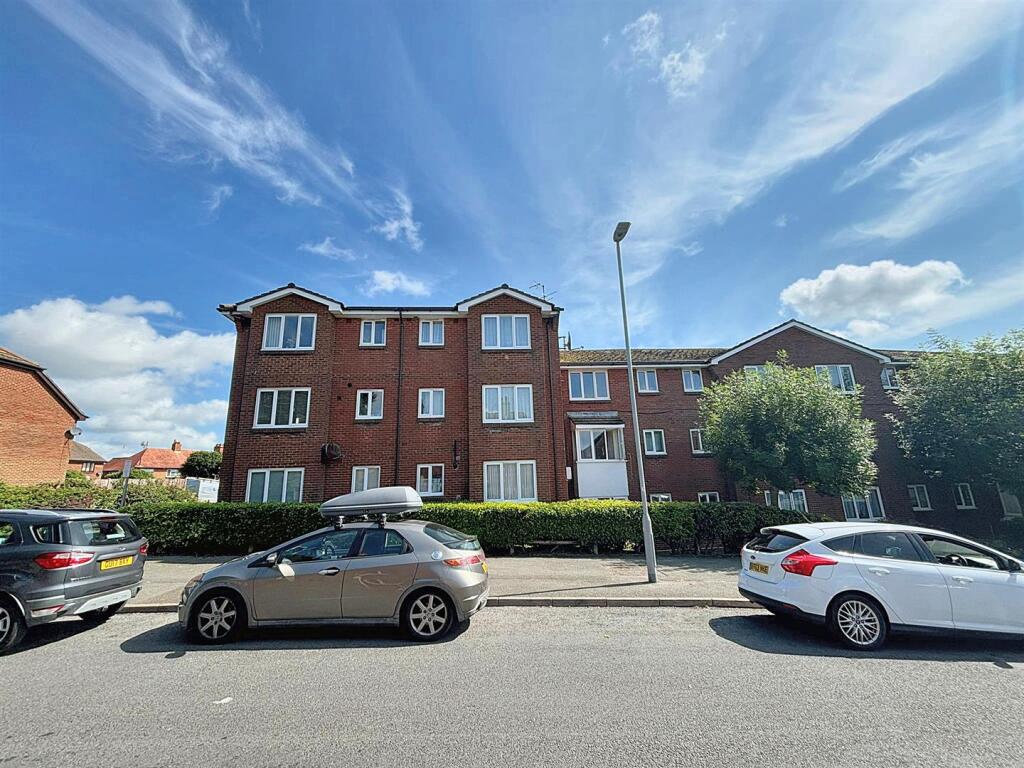 Robinson Court.jpg