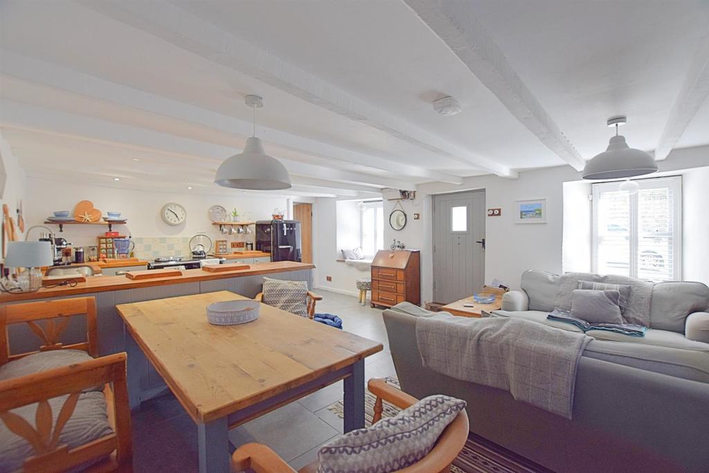 Lounge/Diner/Kitchen
