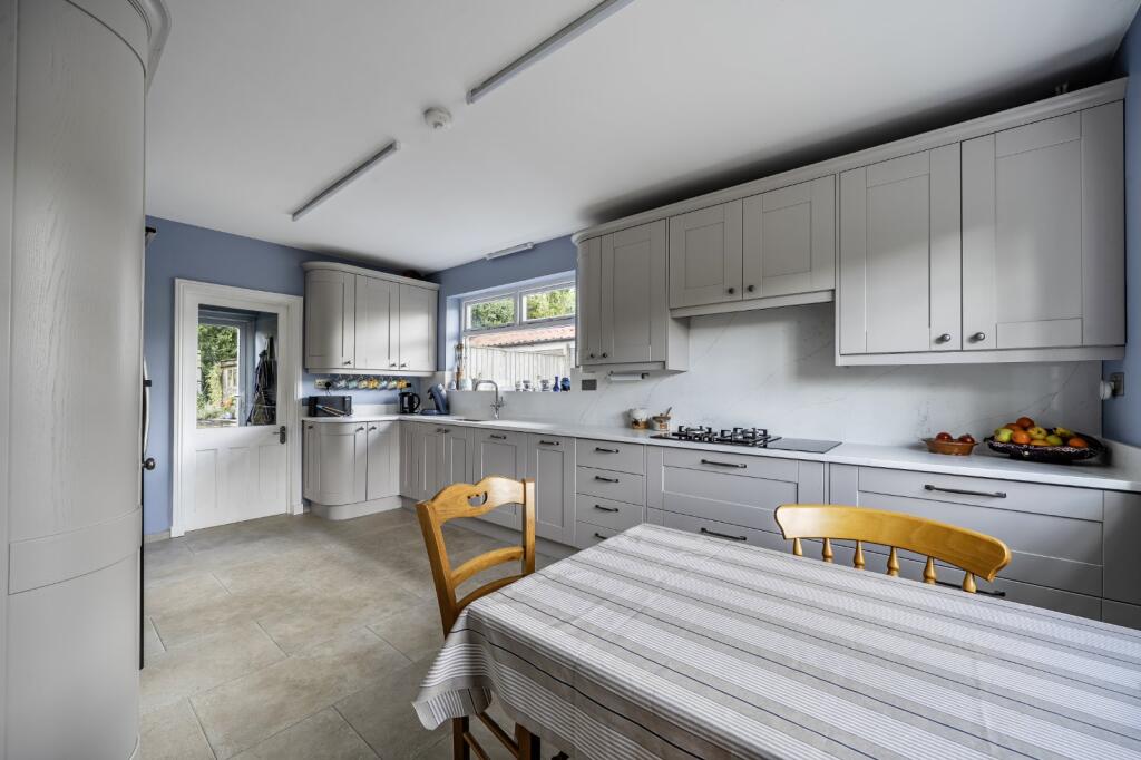 Kitchen/Breakfast Rm