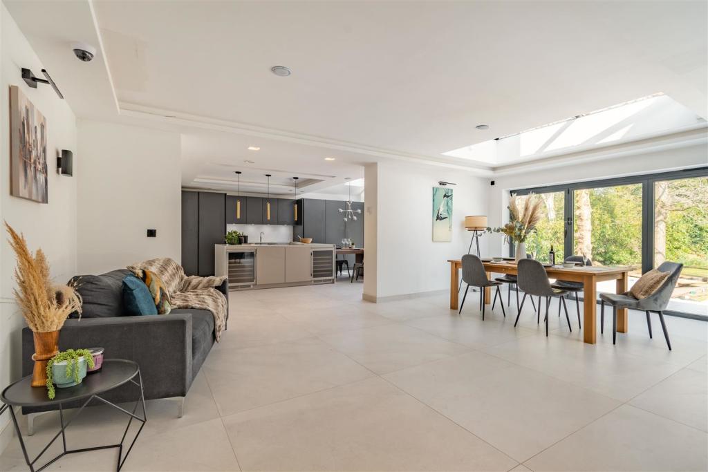 8496053-interior35.jpg