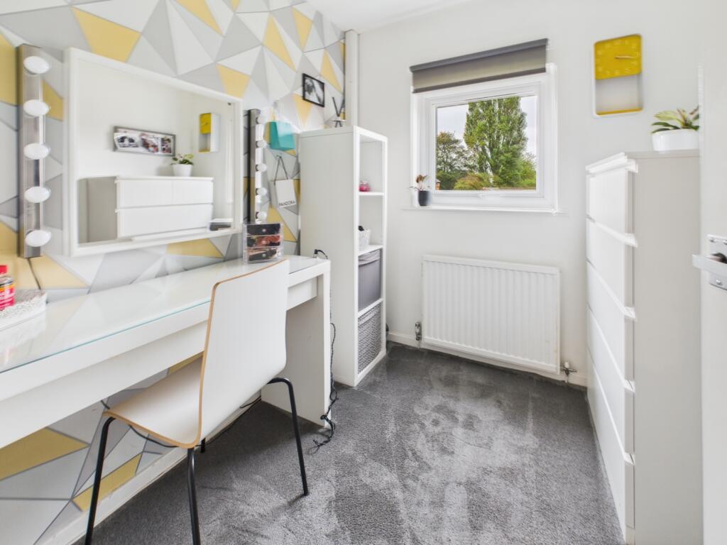 CAM03729G0-PR0152-STILL023