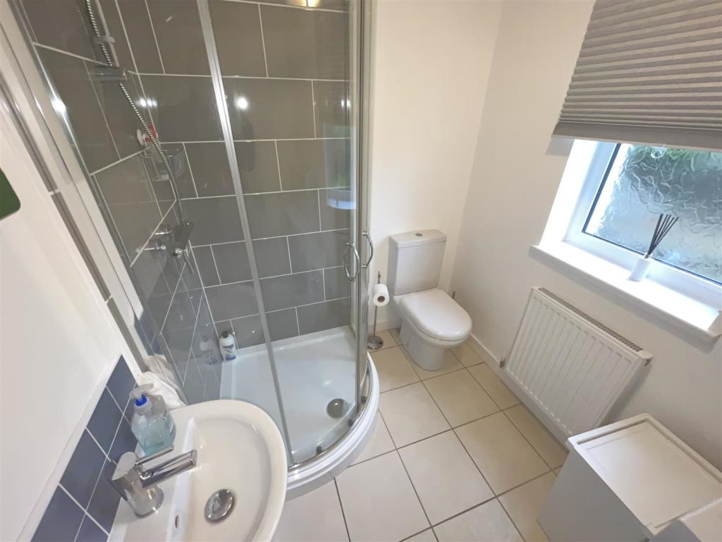 UTILITY/SHOWER ROOM
