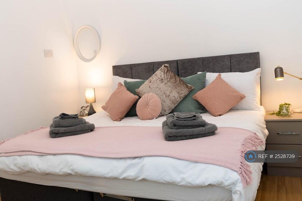 Bed Can Be a Super King Or 2 Single Beds