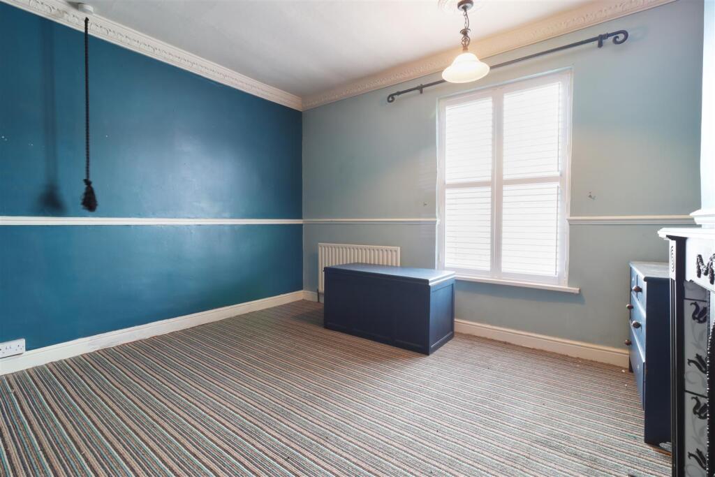 Bed 1.jpg