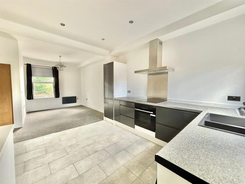 Open Plan Kitchen/ Diner/ Lounge