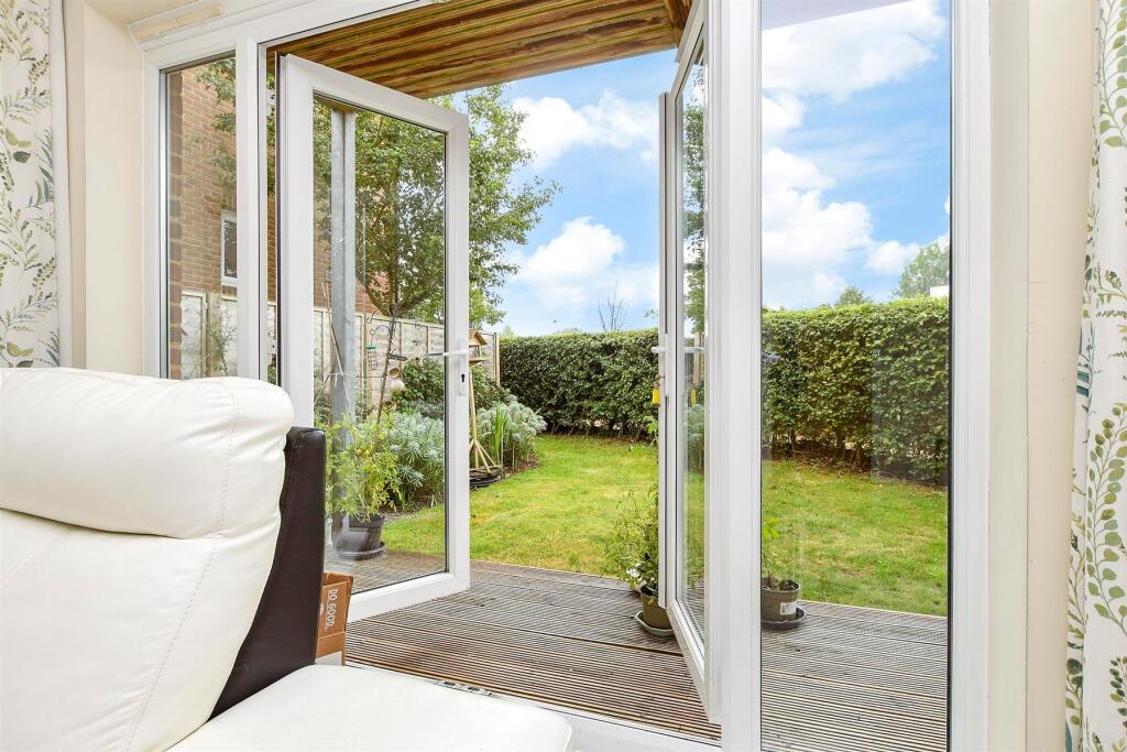 External Lifestyle Photograph