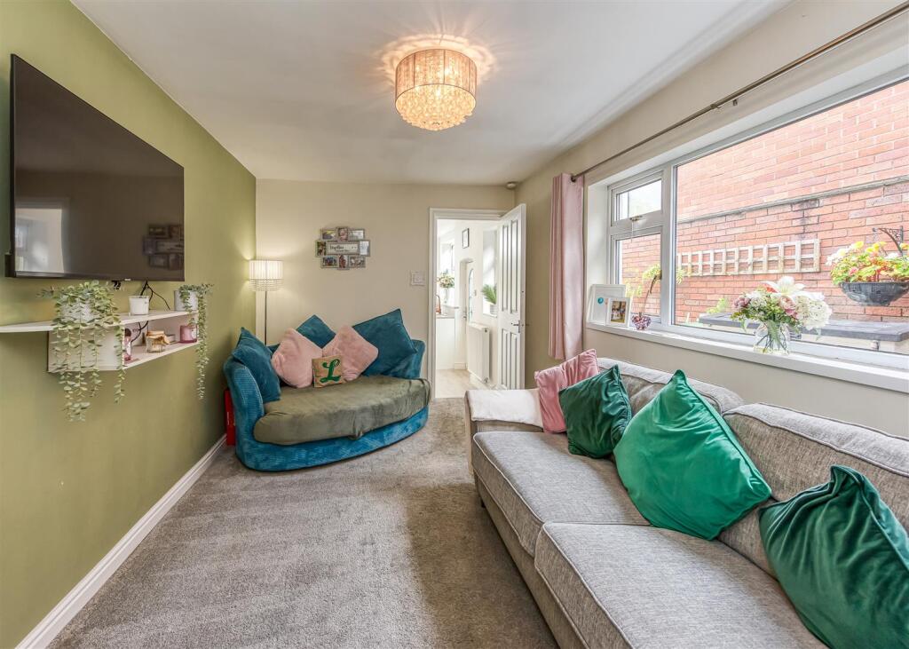 21 Zoar Street-Sitting Room.jpg