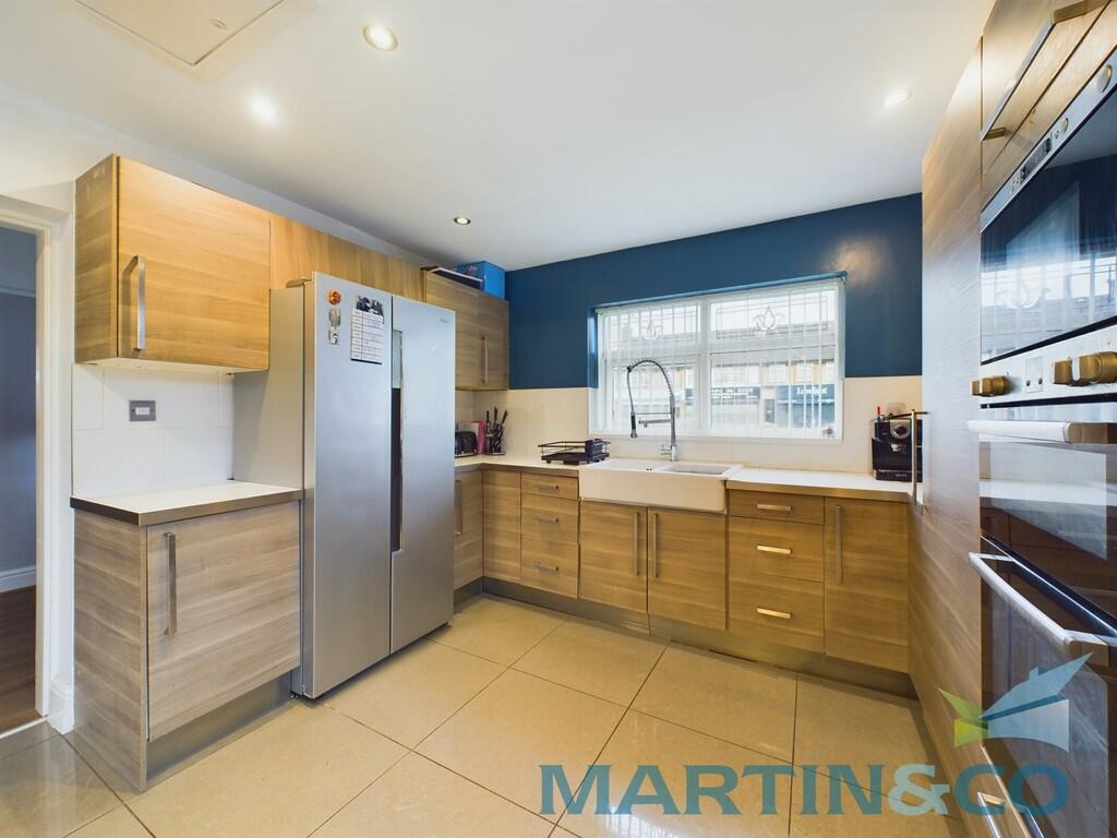 CAM01870G0-PR0147...