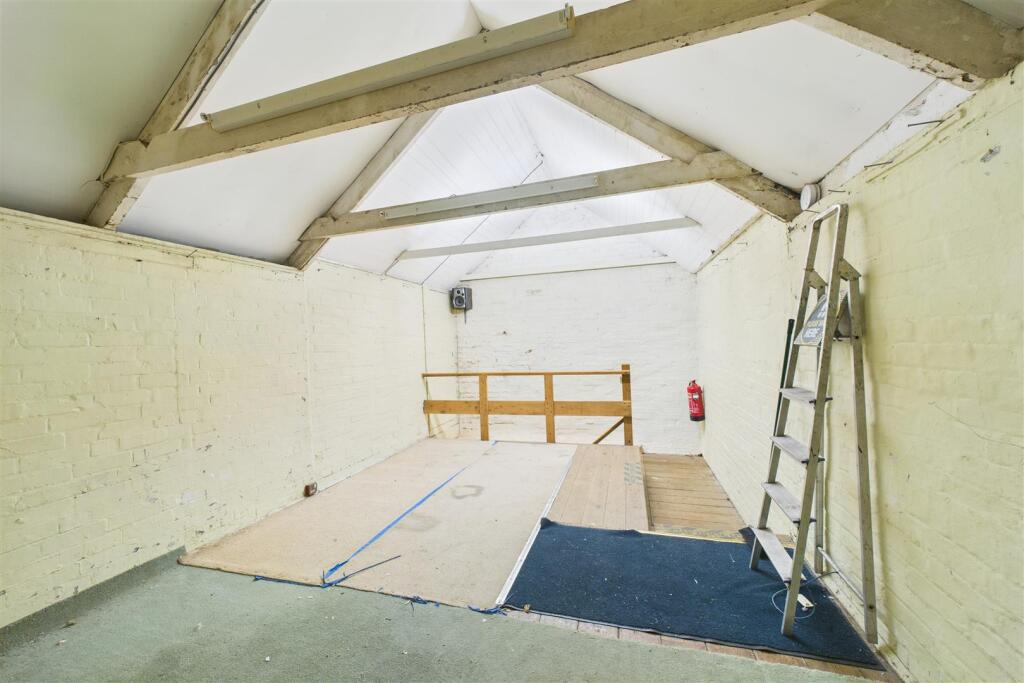 15 Eastover, Bridgwater, Somerset TA6 5AG | Freeho