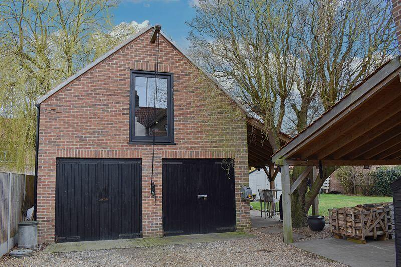 Garage/Office