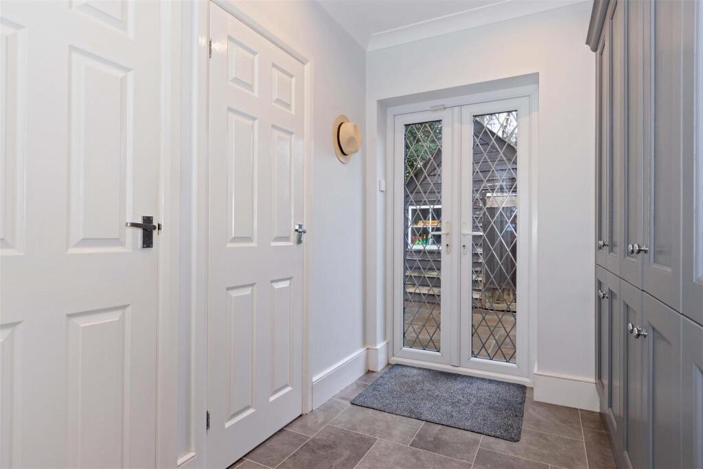 For Sale by Aspire Residential - Ashacre Lane