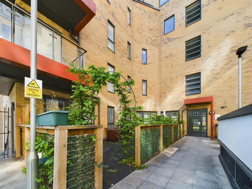 CAM02337G0-PR0168...