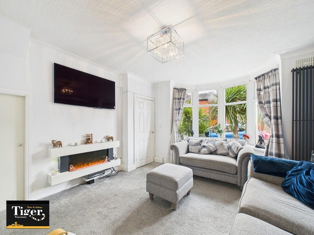 CAM02176G0-PR0553...