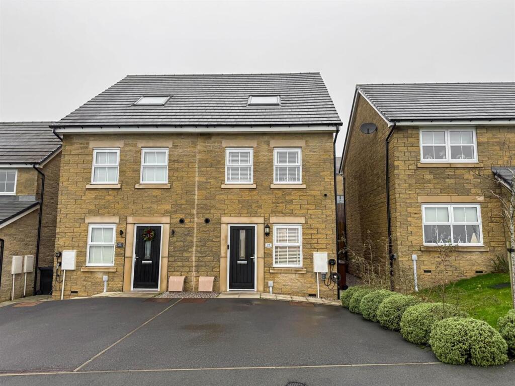 WhatsApp Image 2025-12-19 at 16.41.01 (1).jpeg